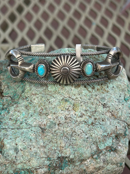 Navajo Sterling Silver bracelet with genuine turquoise.  LZ048
