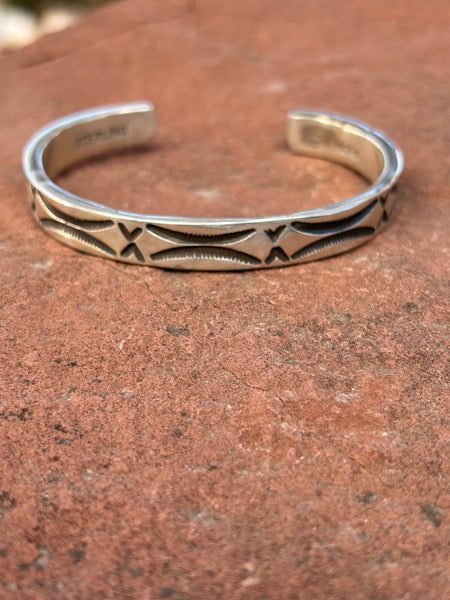 Navajo made sterling silver bracelet LZ049