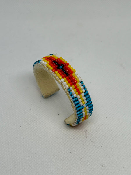Navajo handcrafted glass beadwork child size bracelet. LZ 724