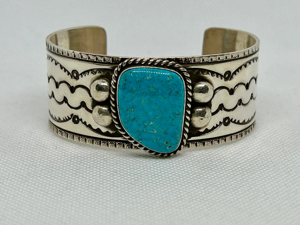 Navajo handcrafted sterling silver with genuine turquoise bracelet. Heavyweight, LZ796. By Francis