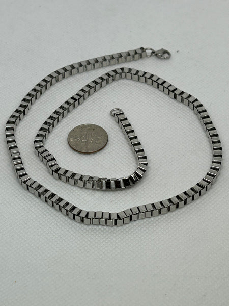 Stainless steel hypoallergenic giant box chain 20”. ST102 FREE SHIPPING IN THE CONTINENTAL USA.
