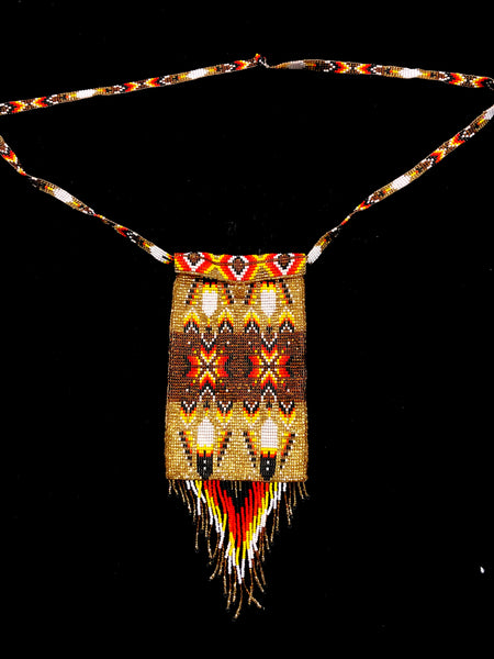 Glass bead shoulder bag In native design