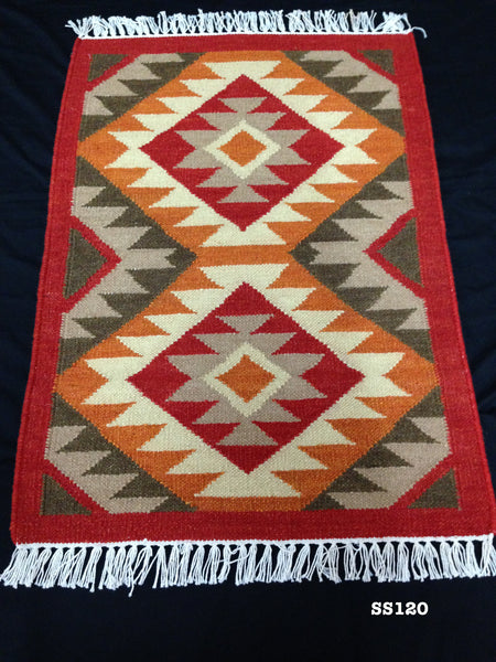 Handwoven wool rug with cotton fringe. 2.5x4 Shree Sai 120